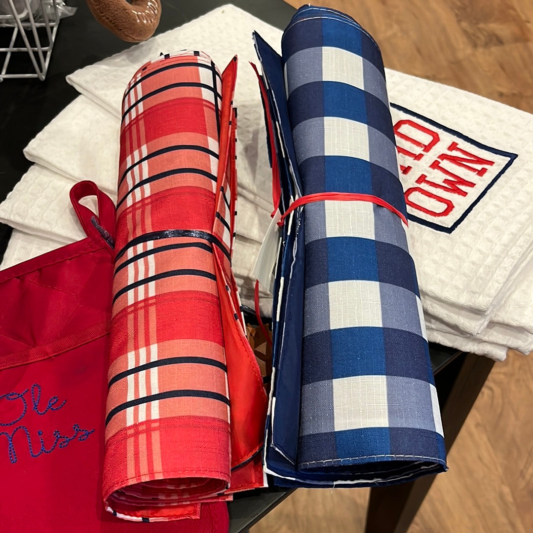 Cloth Placements - set of 4
