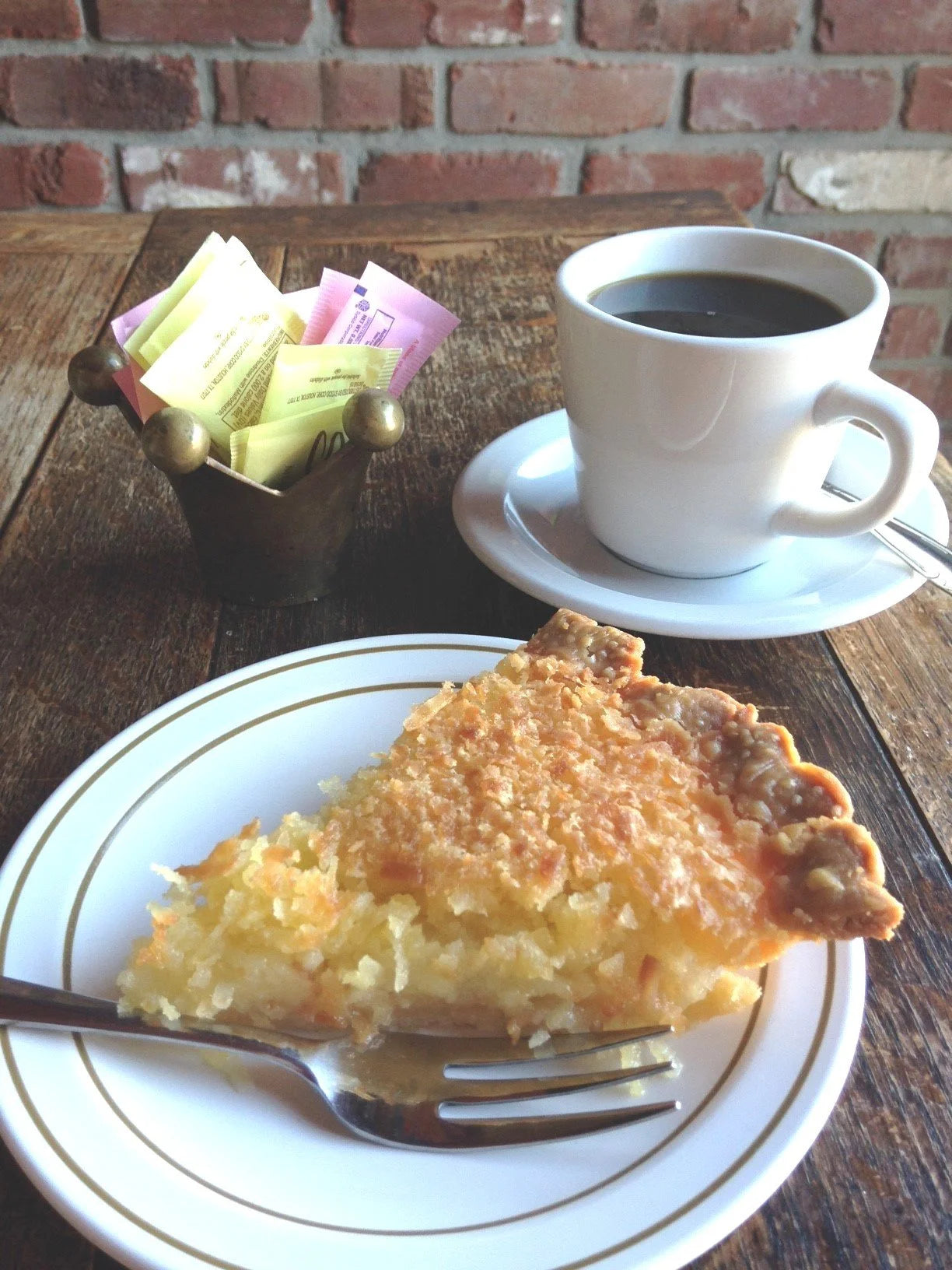 Magnolia Macaroon Pie
