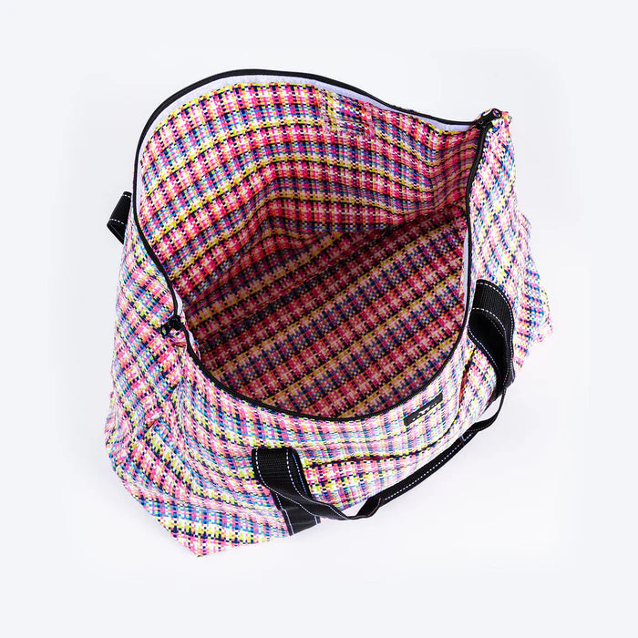 Scout Woven Travel Bag Large On Holiday