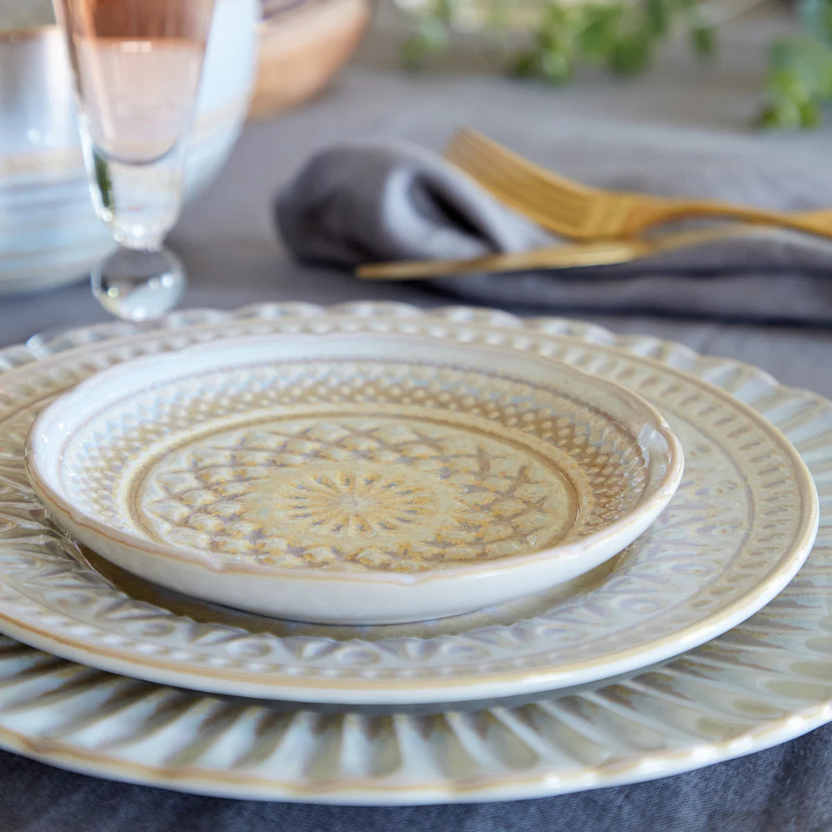 Casafina Bread Plate - Cristal