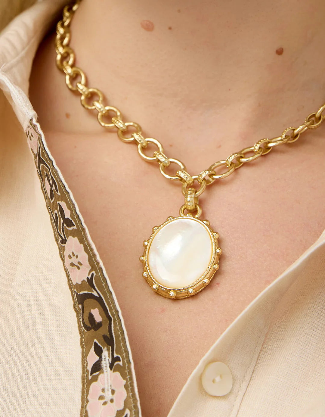 Mercer House Necklace 18" Mother-of-Pearl