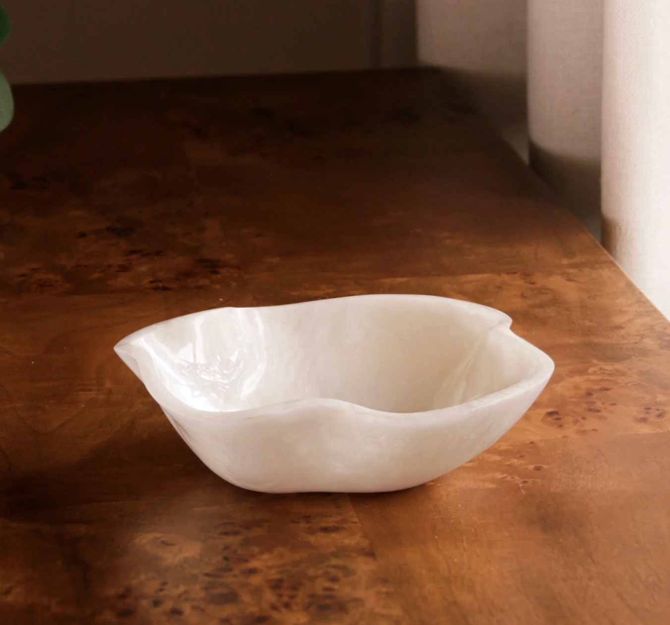 BB RESIN Alabaster Mini Bowl (White Swirl)