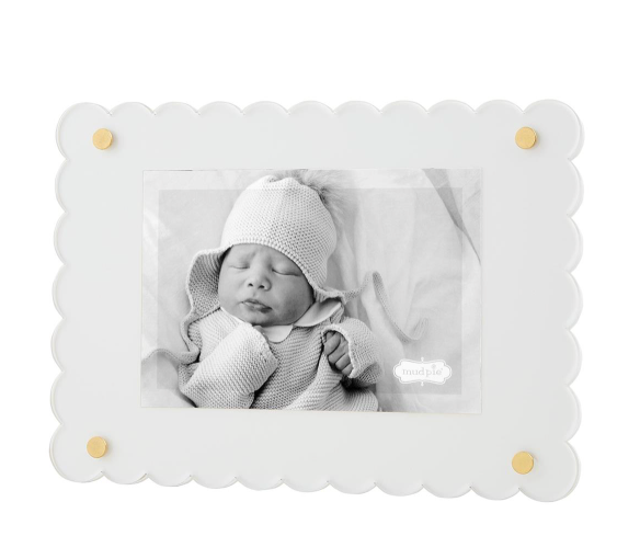 Scallop Acrylic Frame